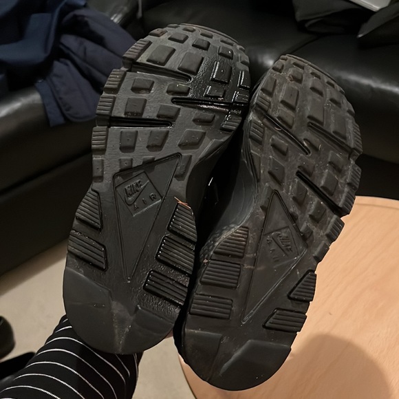 Nike women Huarache all black shoes size US 8 / Eur 39 - Picture 9 of 9